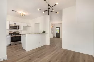 Photo #3: 6308565 Listing