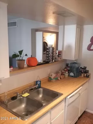 Photo #5: 6308834 Listing