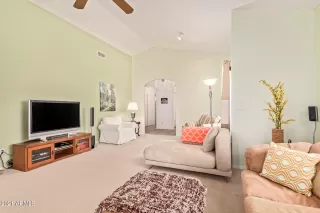 Photo #4: 6308867 Listing