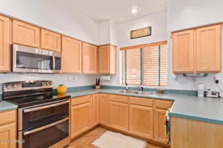 Photo #6: 6308867 Listing