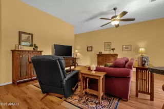 Photo #6: 6309478 Listing