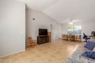 Photo #5: 6309777 Listing