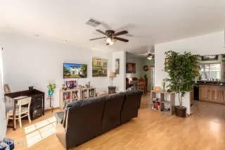 Photo #5: 6309991 Listing