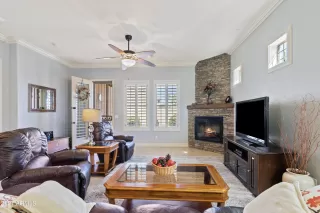 Photo #2: 6310021 Listing