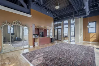 Photo #5: 6310158 Listing