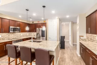 Photo #3: 6310201 Listing