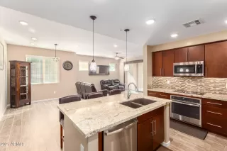 Photo #5: 6310201 Listing