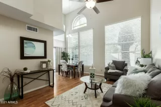 Photo #1: 6310248 Listing 