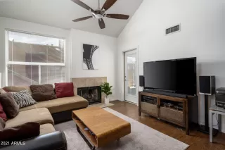 Photo #4: 6310340 Listing