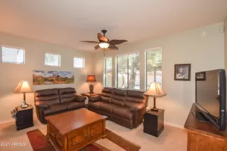 Photo #5: 6310432 Listing