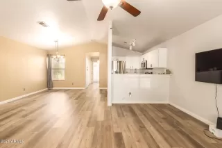 Photo #5: 6310636 Listing