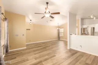 Photo #6: 6310636 Listing