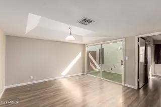 Photo #6: 6310739 Listing