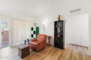 Photo #2: 6310956 Listing 