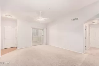 Photo #5: 6311307 Listing