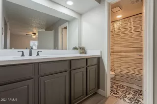 Photo #6: 6312572 Listing