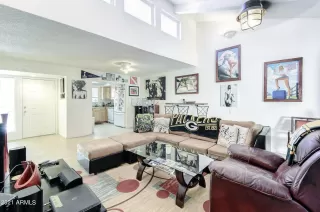 Photo #2: 6312995 Listing