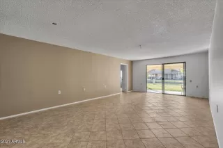 Photo #4: 6314069 Listing