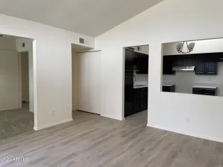 Photo #4: 6315580 Listing 