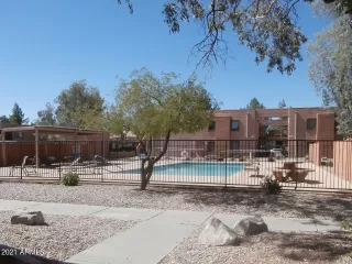 Photo #5: 6315659 Listing