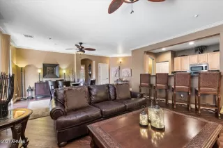 Photo #5: 6315888 Listing