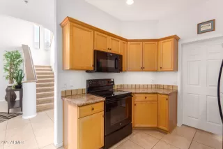 Photo #5: 6316614 Listing