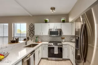 Photo #2: 6317405 Listing 