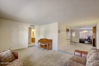 Photo #5: 6317628 Listing