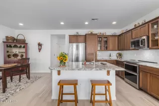 Photo #2: 6319106 Listing