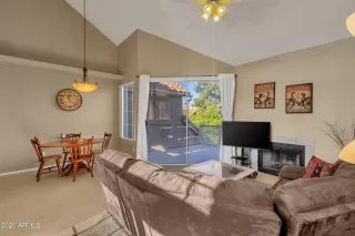 Photo #5: 6319109 Listing