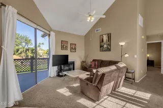 Photo #6: 6319109 Listing