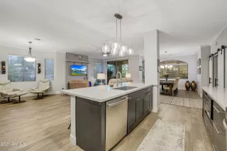 Photo #2: 6319188 Listing 