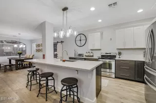 Photo #5: 6319188 Listing 