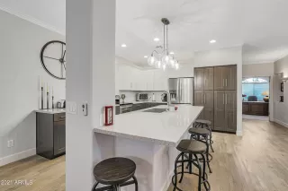 Photo #6: 6319188 Listing 