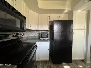 Photo #5: 6320118 Listing