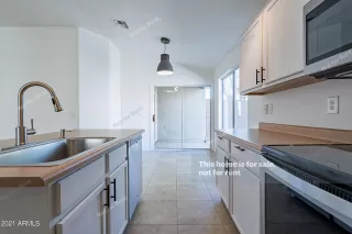 Photo #6: 6320585 Listing 