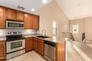 Photo #6: 6320776 Listing