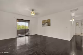 Photo #5: 6321280 Listing