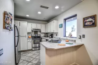 Photo #6: 6321843 Listing