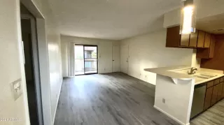 Photo #5: 6323040 Listing