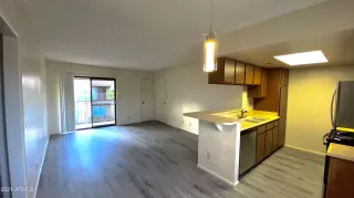 Photo #6: 6323040 Listing