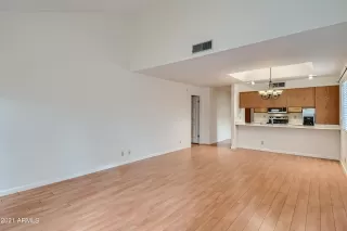 Photo #6: 6323054 Listing