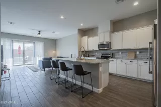 Photo #6: 6323487 Listing