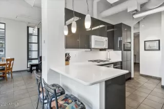 Photo #5: 6323806 Listing