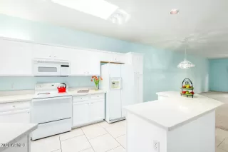 Photo #6: 6323885 Listing 