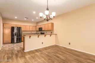 Photo #5: 6323966 Listing