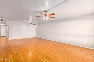 Photo #4: 6324136 Listing