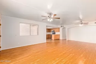 Photo #5: 6324136 Listing