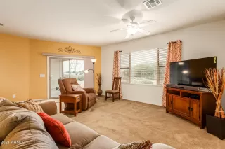 Photo #6: 6325094 Listing