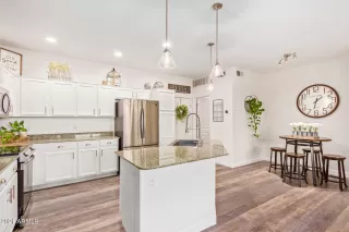 Photo #3: 6325188 Listing